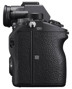 Беззеркальный фотоаппарат Sony Alpha 7R III Body ILCE-7RM3