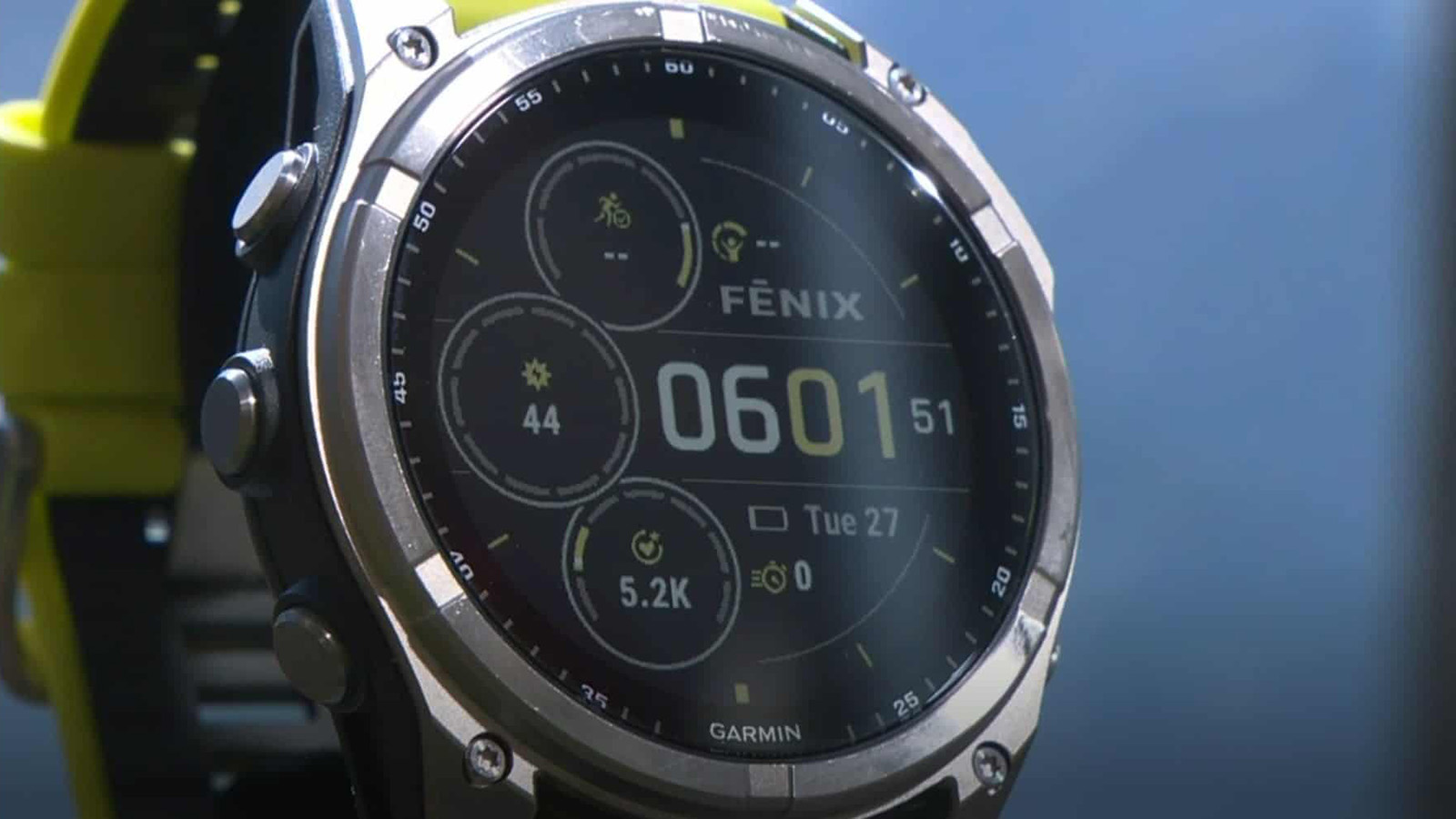 Garmin Fenix 8 с MIP экраном