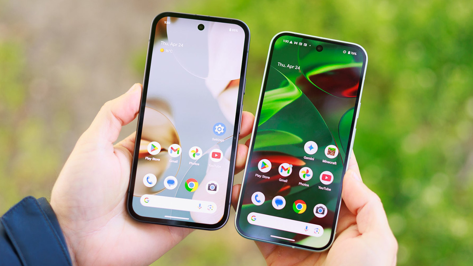 Слева - Pixel 9a, справа - Pixel 9. Разница в толщине рамок при прямом сравнении вполне заметна. Фото: phonearena.com Слева - Pixel 9a, справа - Pixel 9. Разница в толщине рамок при прямом сравнении вполне заметна