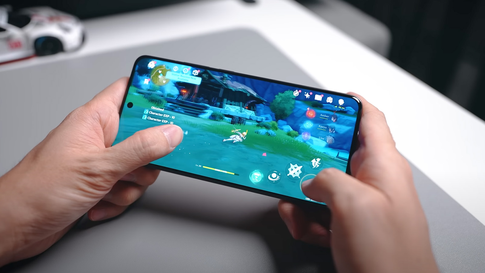 GT 7 Pro можно вполне заслуженно назвать игровым девайсом. Фото: thegioididong.com GT 7 Pro можно вполне заслуженно назвать игровым девайсом.