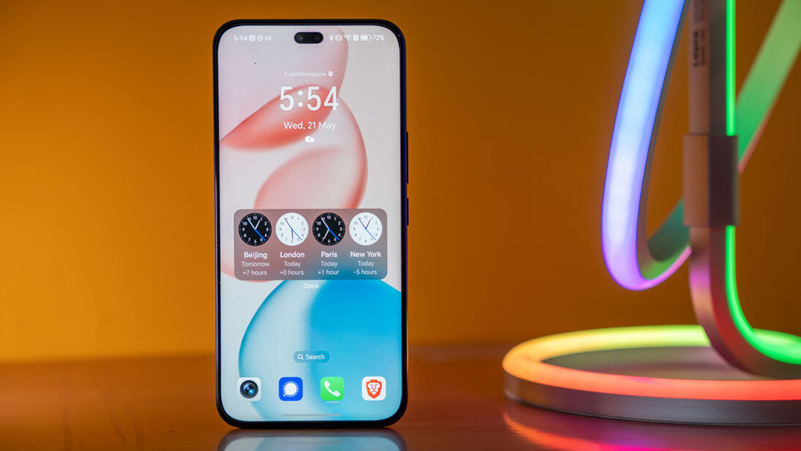 У Honor 400 Pro двойная фронталка, хотя есть ощущение, что можно было и без этого. Фото: Noel Campion / irishexaminer.com У Honor 400 Pro двойная фронталка, хотя есть ощущение, что можно было и без этого