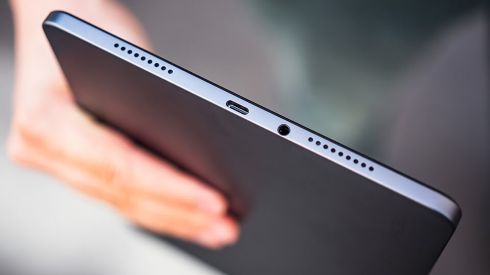 Разъём 3.5 mm jack даже как-то необычно выглядит в эру беспроводных наушников.