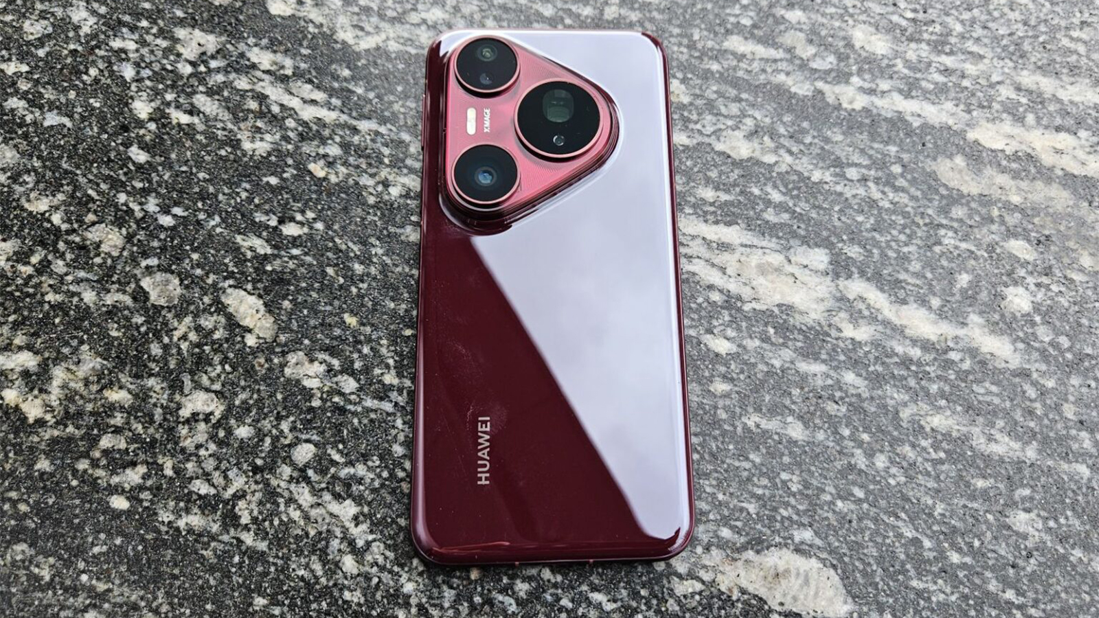 Цвет называется Glazed Red. Выглядит магически.