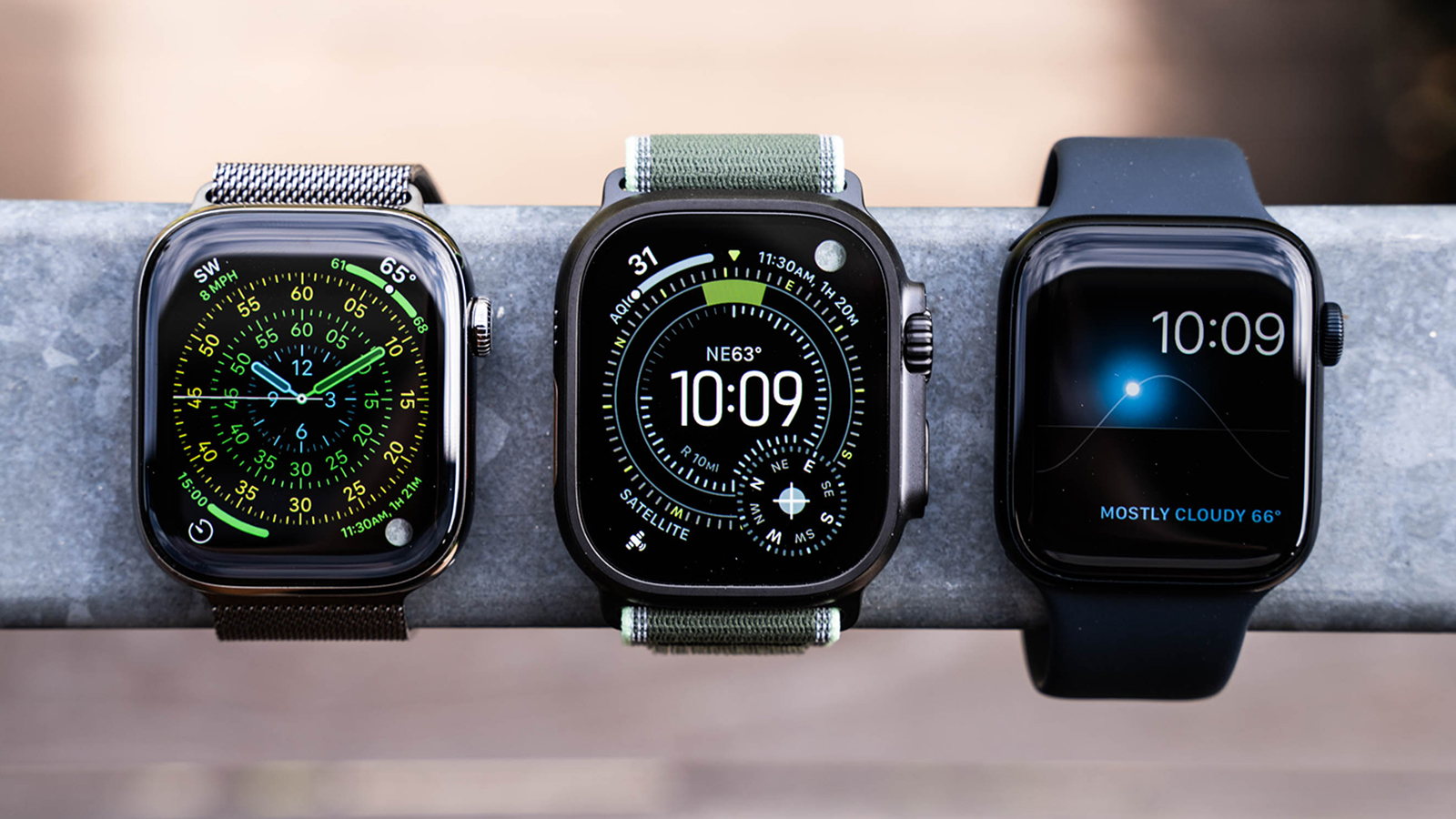 Apple Watch Series 11, Ultra 3 и SE 3 (слева – направо)
