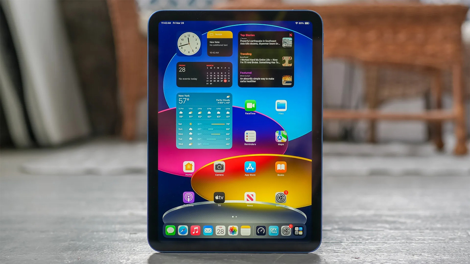 С лицевой стороны бюджетный iPad не отличим от iPad Air. Фото: pcmag.com С лицевой стороны бюджетный iPad не отличим от iPad Air
