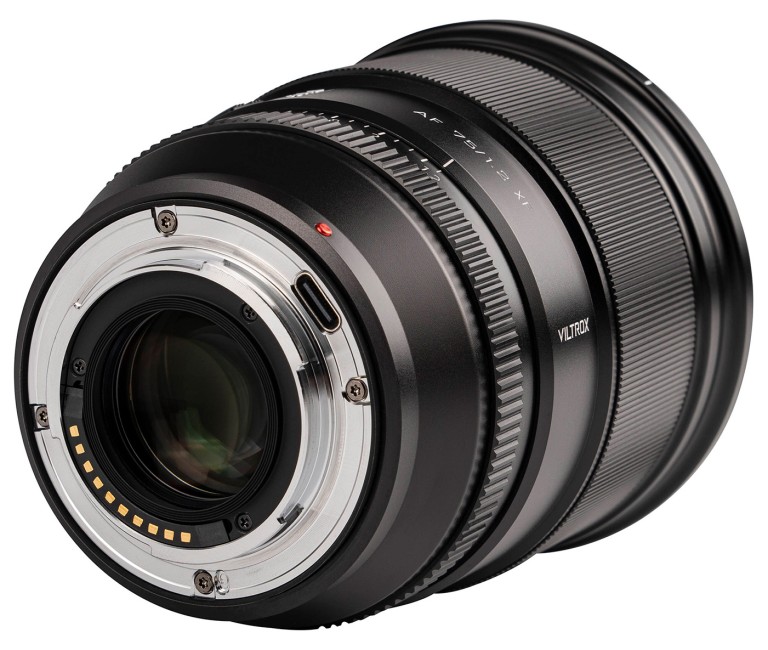 Объектив Viltrox AF 75mm F1.2 Pro APS-C for Fujifilm X (AF 75/1.2 Pro XF)