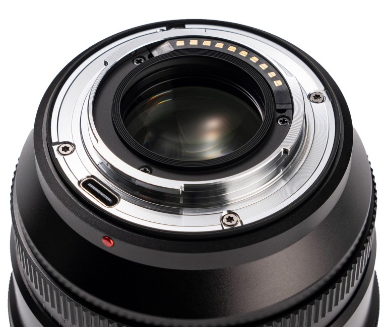 Объектив Viltrox AF 75mm F1.2 Pro APS-C for Fujifilm X (AF 75/1.2 Pro XF)