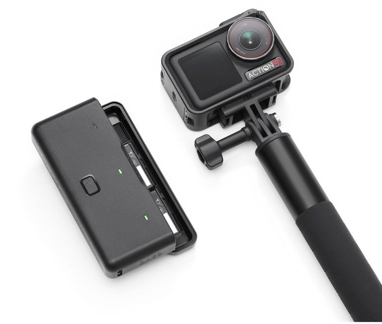 Экшн-камера DJI Osmo Action 5 Pro Adventure Combo